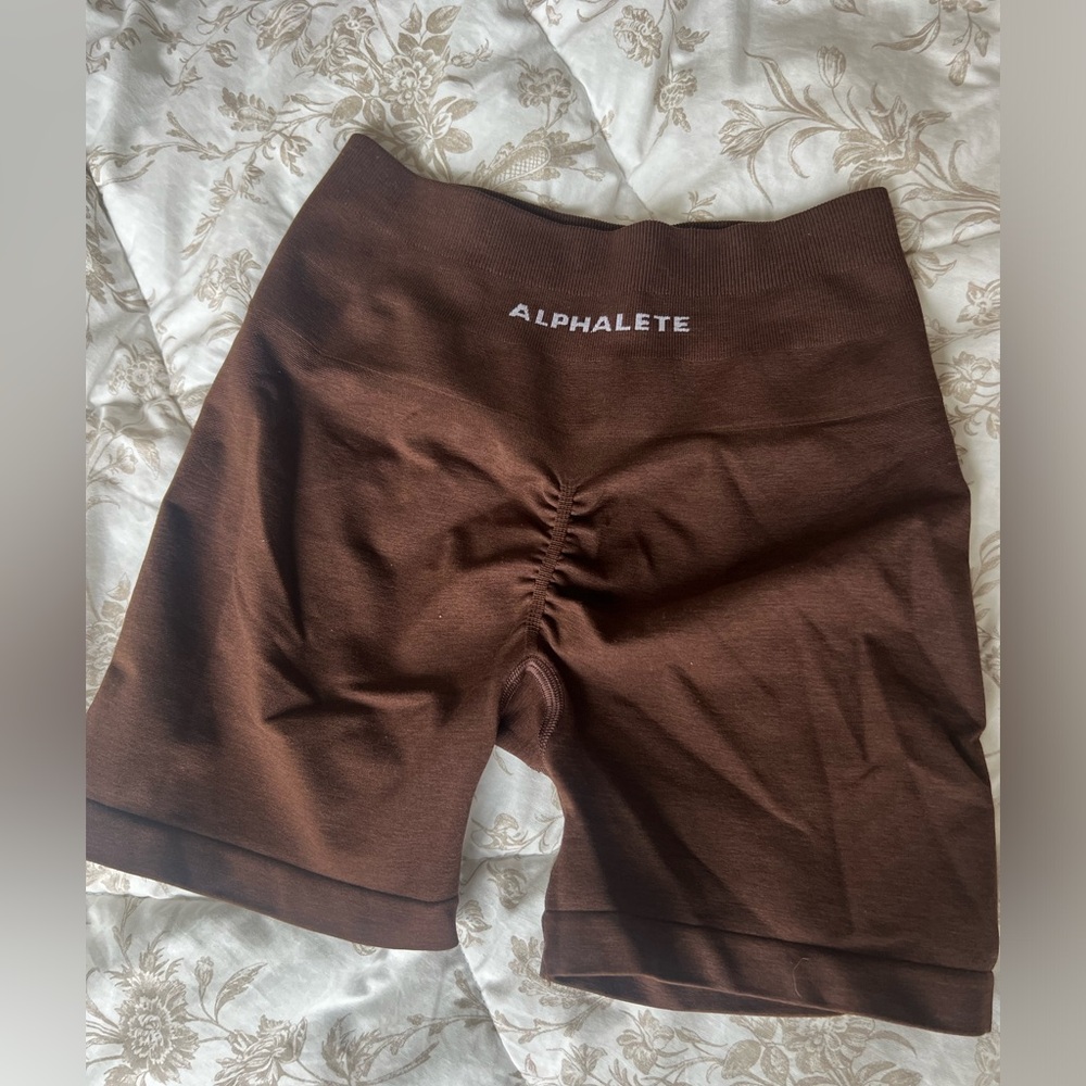 Alphalete amplify shorts